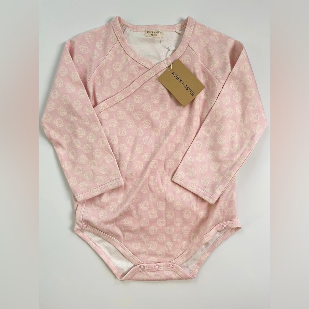 🇨🇦 Aiden Aston Pink Long Sleeve Baby Bodysuit